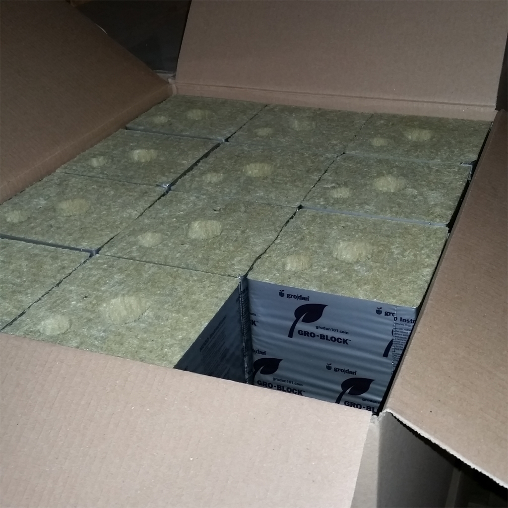Growth blocks Hugo 215777 40/40+27/35 X 2 trous 15x15x14 – 48blocs/box