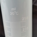 cylindre-gradue-250-ml-2-ml