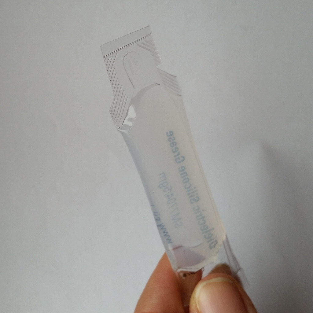 Petit paquet d'huile silicone lubrifiant graisse d'étanchéité à joint  torique paquet 5 gramme - Chine Le pignon de la graisse, lubrifiant pour  engrenages