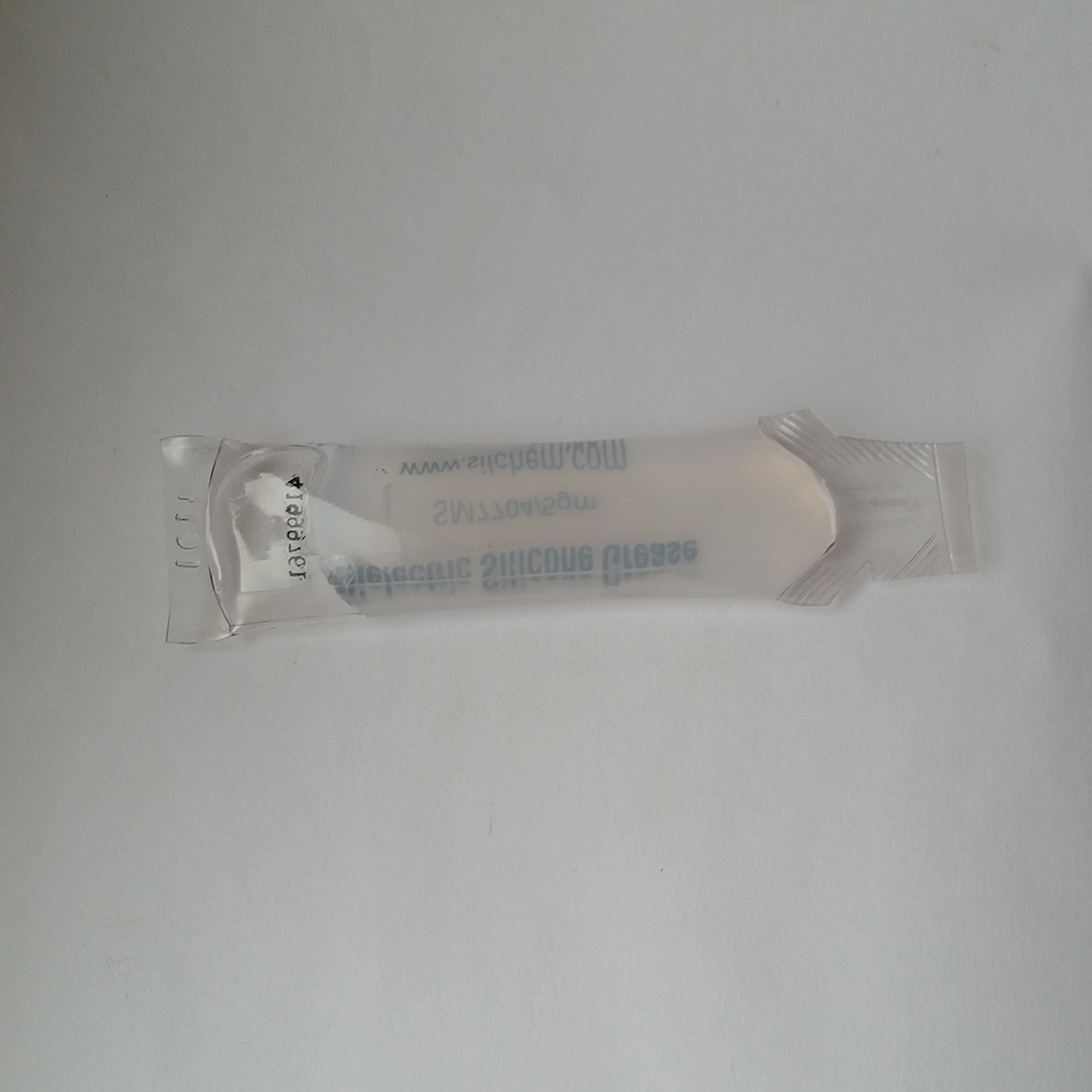 Petit paquet d'huile silicone lubrifiant graisse d'étanchéité à joint  torique paquet 5 gramme - Chine Le pignon de la graisse, lubrifiant pour  engrenages